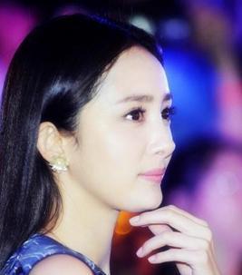 女明星的侧脸图片,绝美侧颜杀！揭秘女明星的神秘魅力